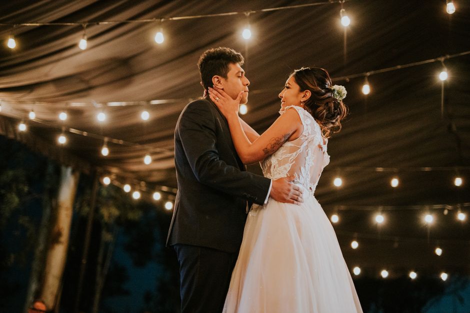 Romantic first dance captured on film